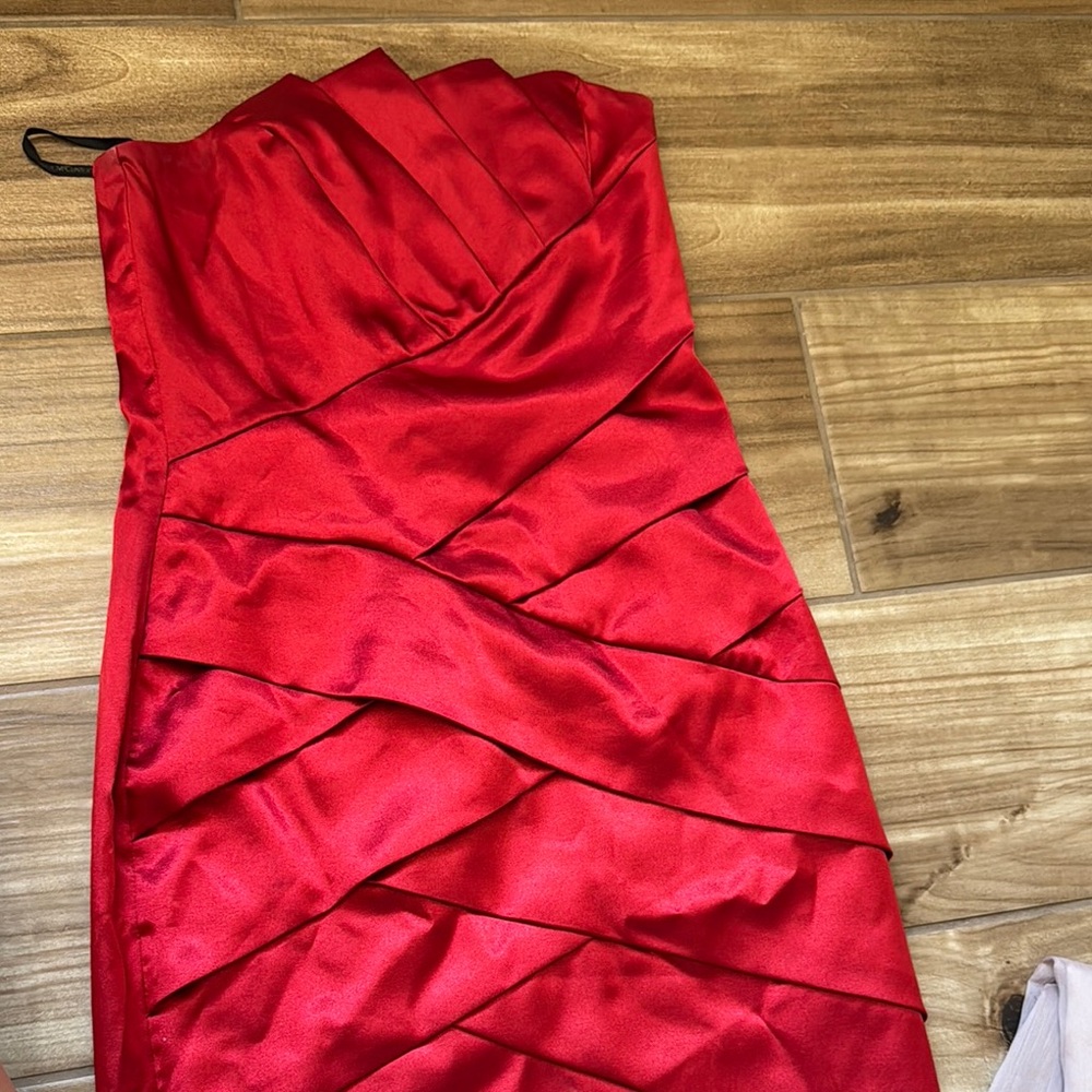 Elegant Red Strapless Dress